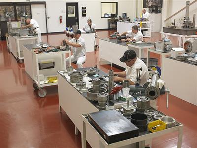 xây dựng lại trục chính