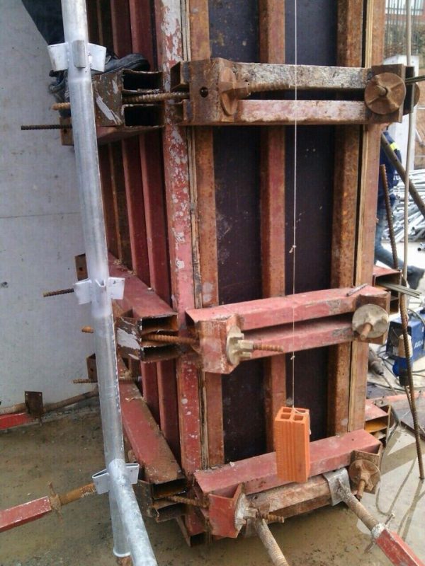 Sử dụng ty ren tán chuồn gông cột cốp pha